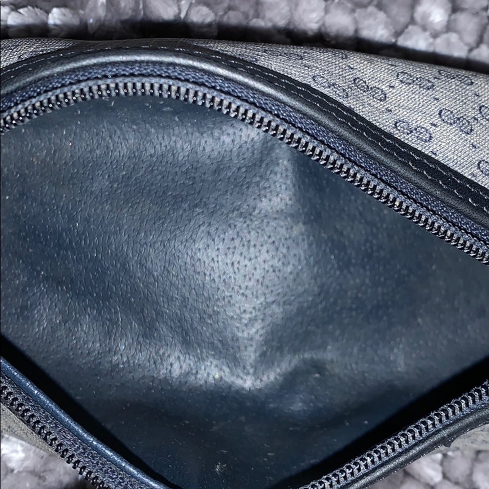 GUCCI VINTAGE ROUND CASE SUPER RARE!! - Picture 6 of 9